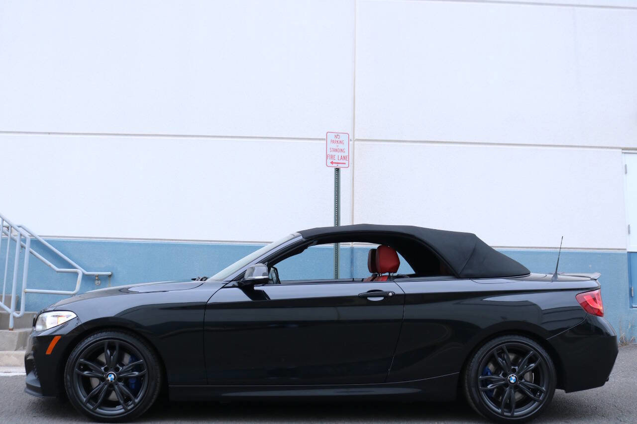 Used 2016 BMW M235i Convertible image 11
