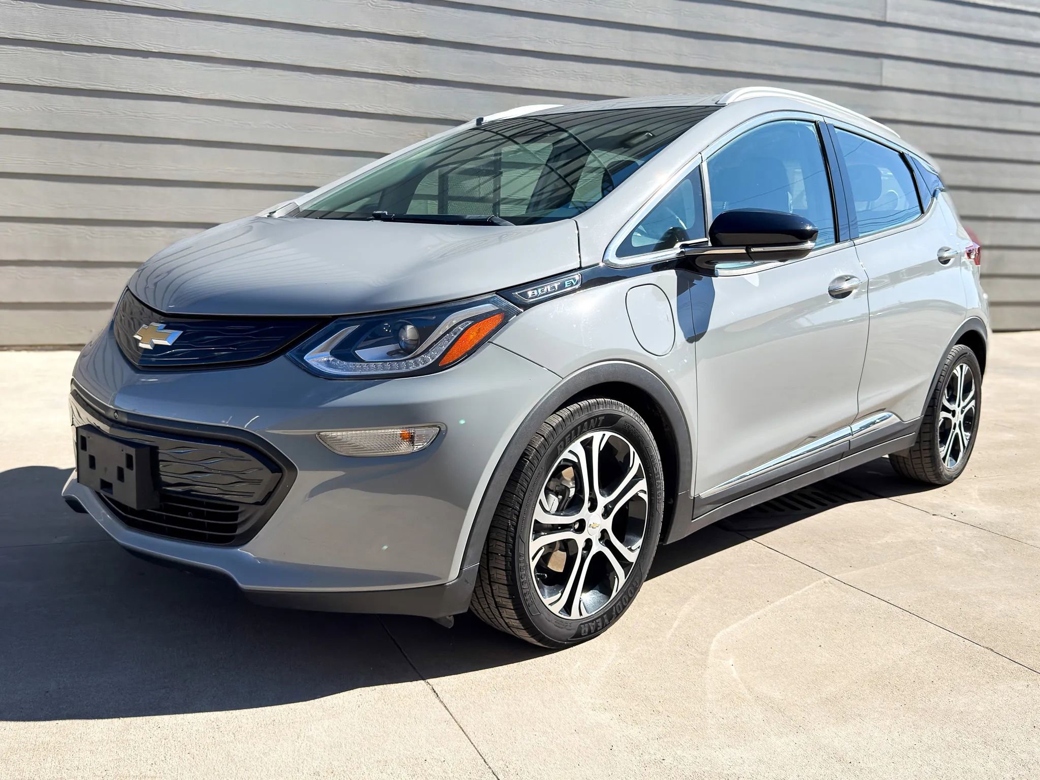 Used 2020 Chevrolet Bolt Premier w/ Infotainment Package image 3