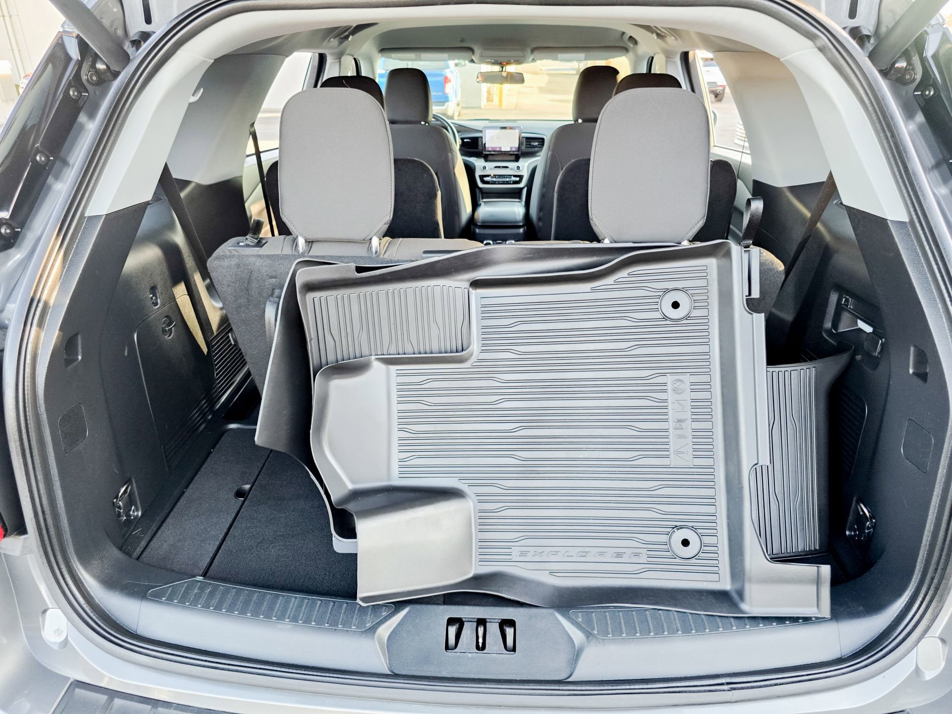 Used 2023 Ford Explorer XLT image 43