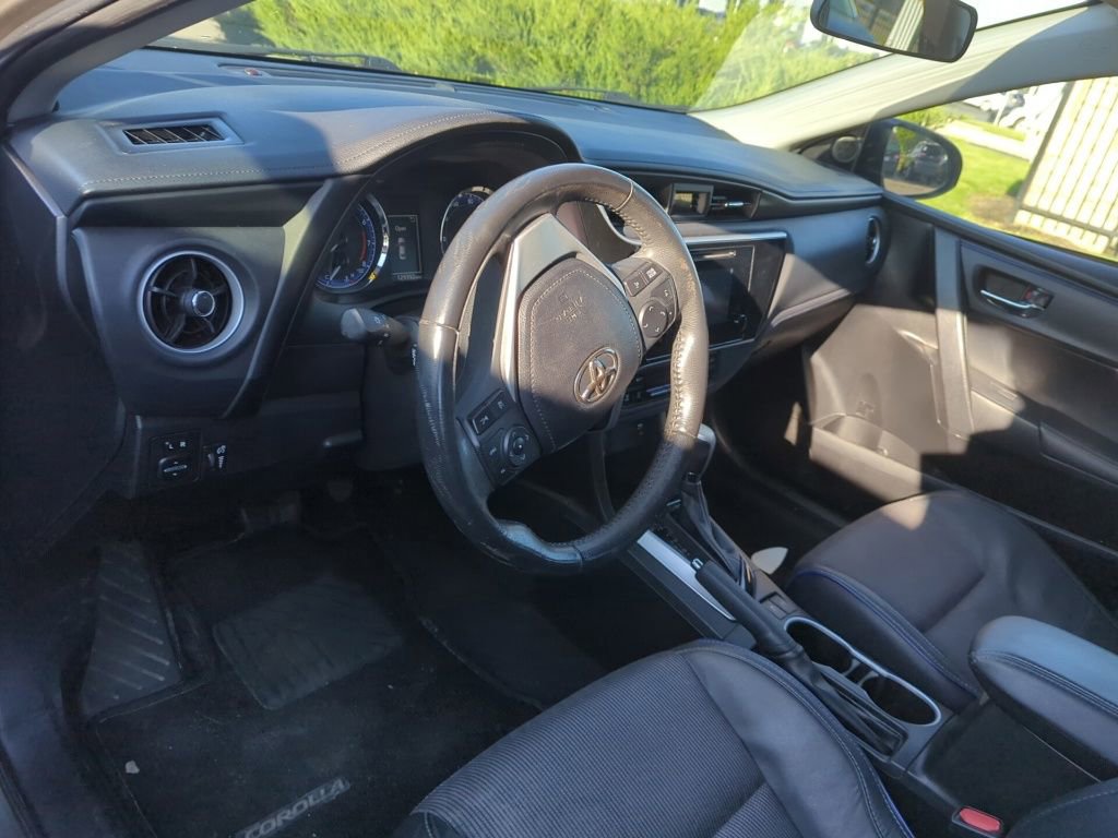 Used 2018 Toyota Corolla SE FWD image 7