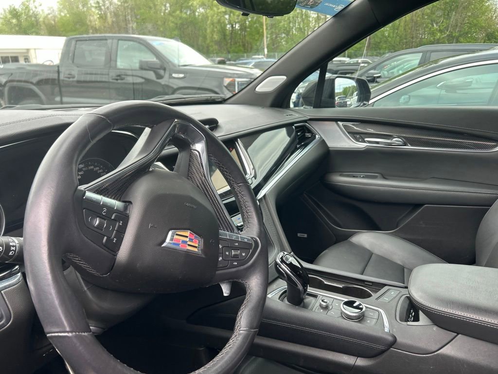 Used 2024 Cadillac XT6 Sport w/ Technology Package AWD/4WD image 11