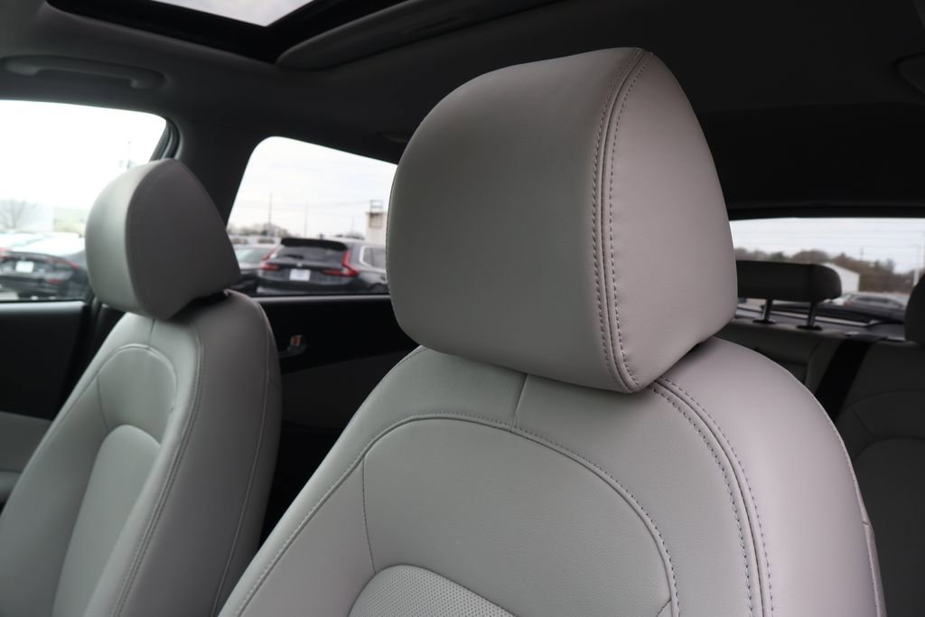 Used 2023 Hyundai Kona Limited w/ Cargo Package FWD image 33