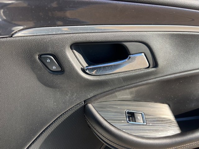 Used 2016 Chevrolet Impala LT w/ Convenience Package image 52