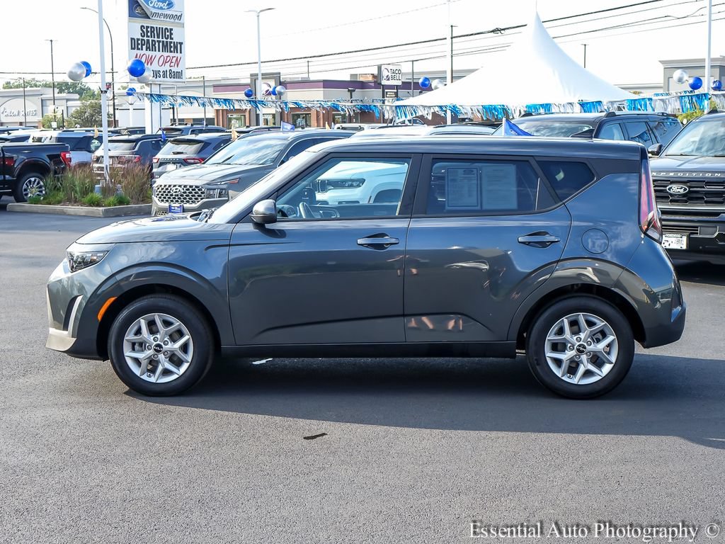 Used 2025 Kia Soul LX w/ LX Technology Package FWD image 4