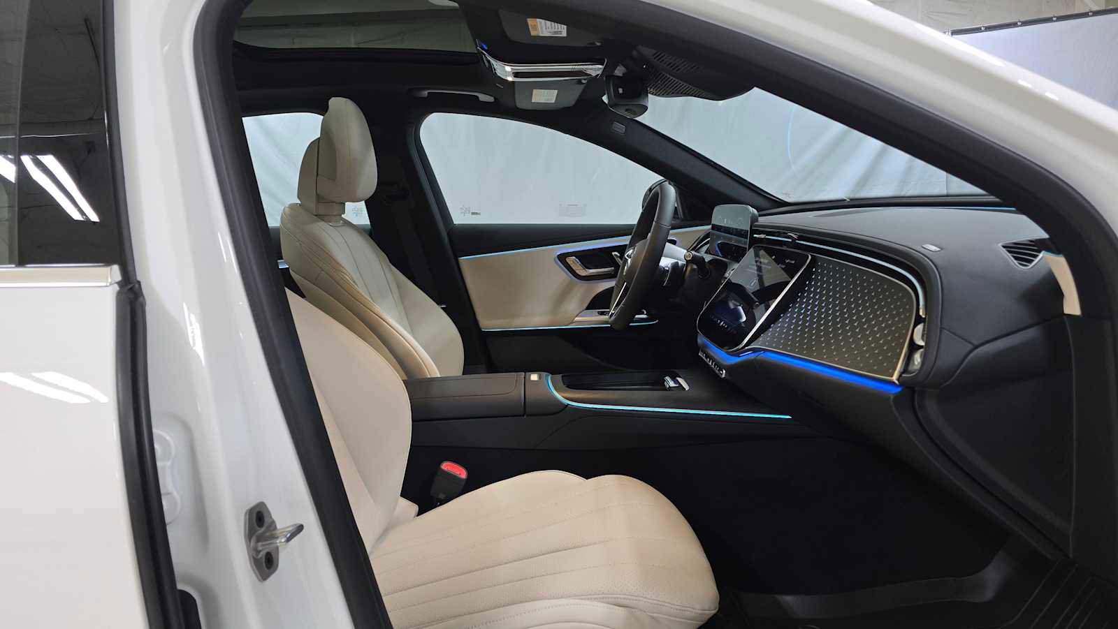 New 2026 Mercedes-Benz E 350 4MATIC Sedan image 10