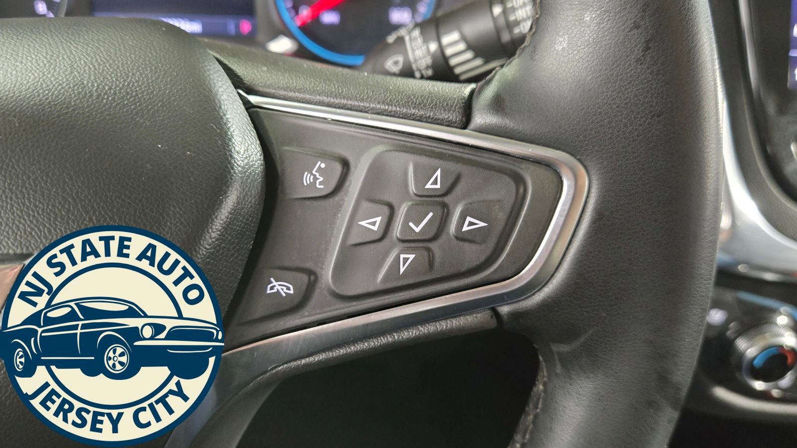 Used 2024 Chevrolet Equinox Premier AWD/4WD image 12