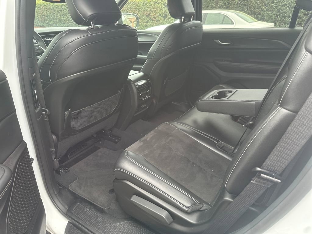 Used 2024 Jeep Grand Cherokee L Laredo AWD/4WD image 17
