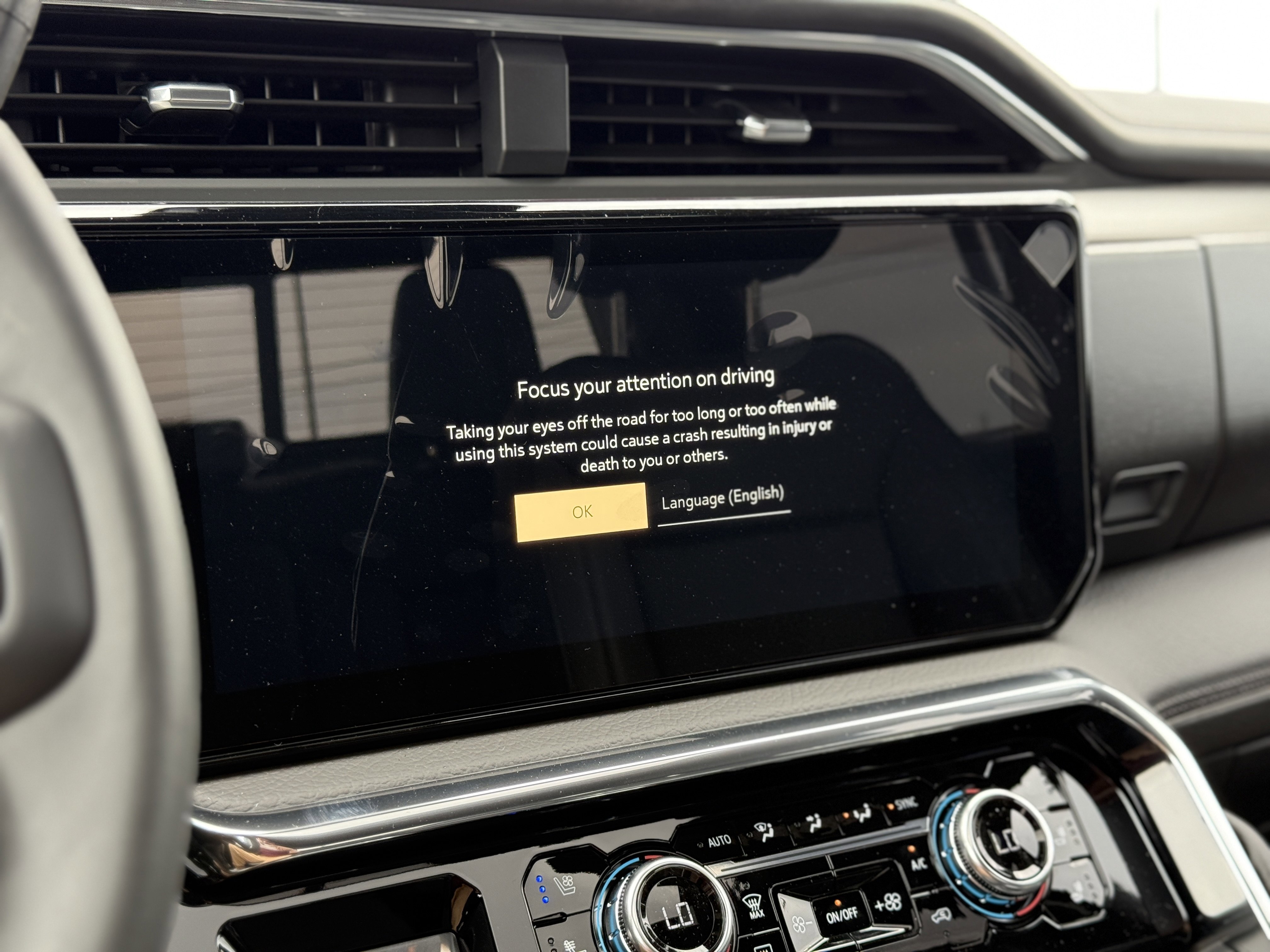 New 2025 GMC Sierra 3500 Denali w/ Technology Package image 14