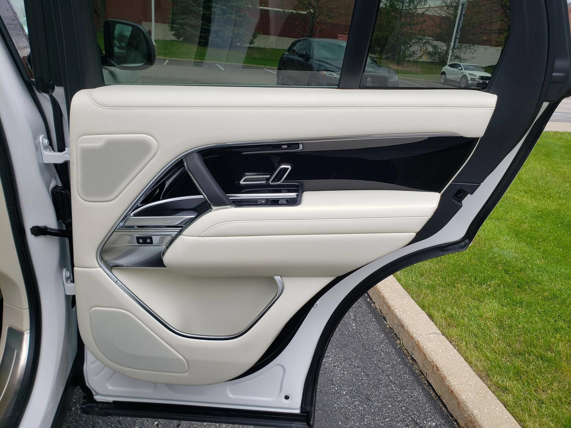 New 2026 Land Rover Range Rover SE AWD/4WD image 16