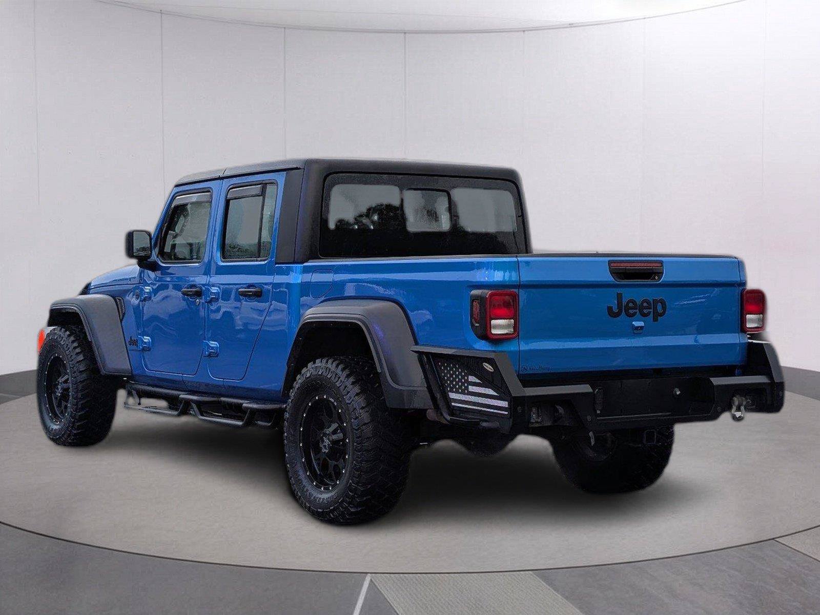 Used 2024 Jeep Gladiator Sport AWD/4WD image 3
