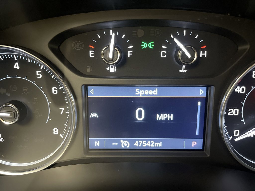 Used 2023 Buick Enclave Essence image 6