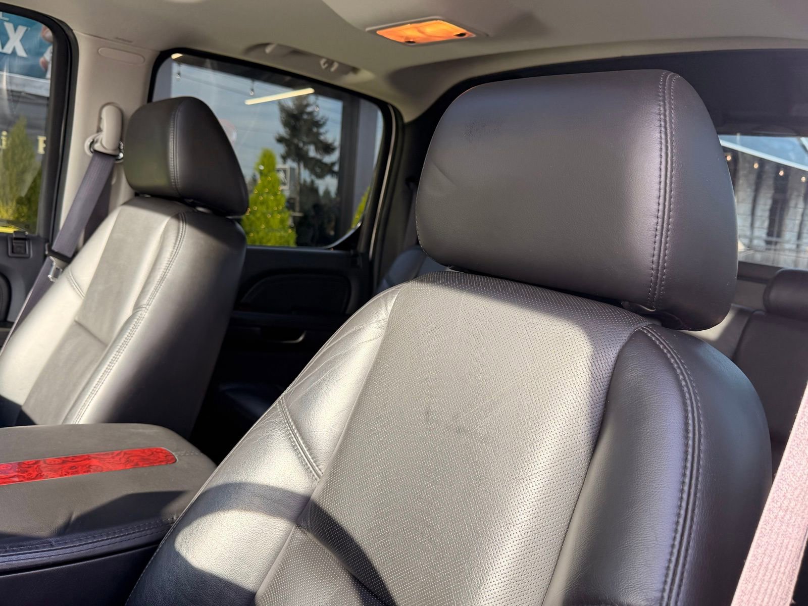 Used 2008 Cadillac Escalade EXT image 19