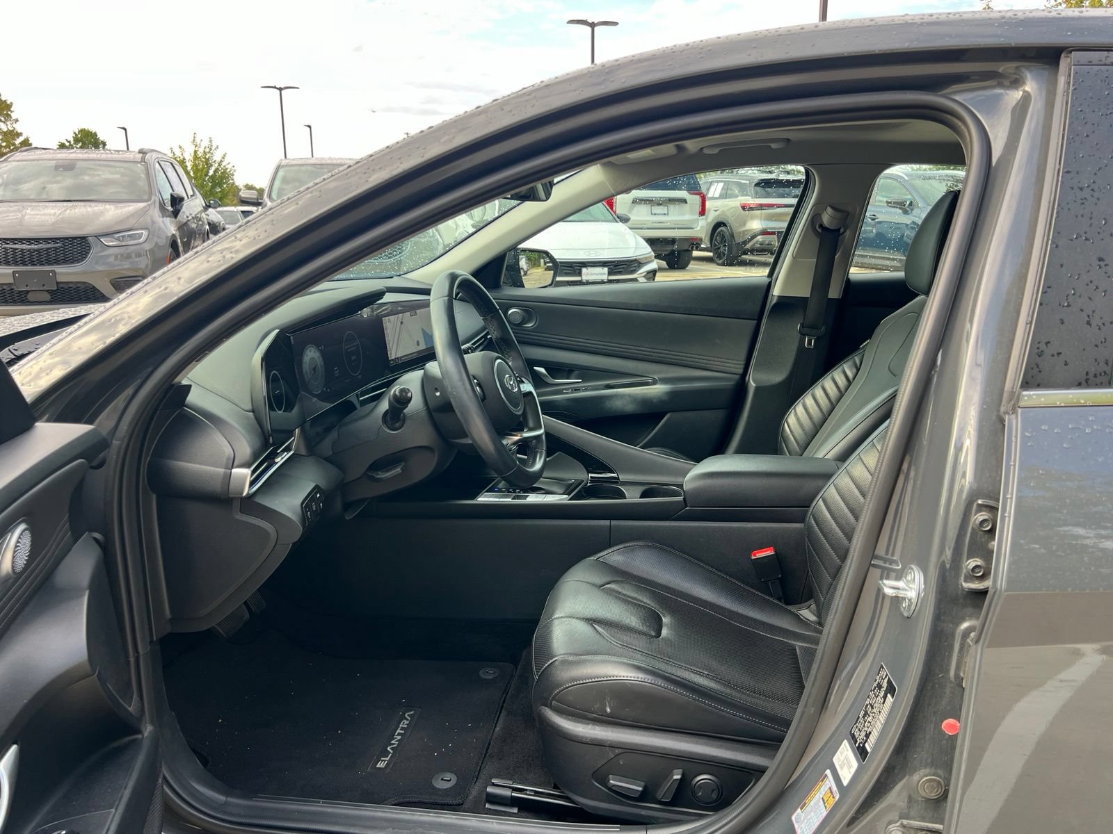 Used 2023 Hyundai Elantra Limited w/ Preferred Accessory Package FWD image 22