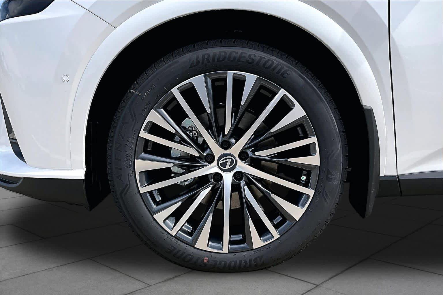 New 2026 Lexus RX 350 w/ Convenience Package AWD/4WD image 11