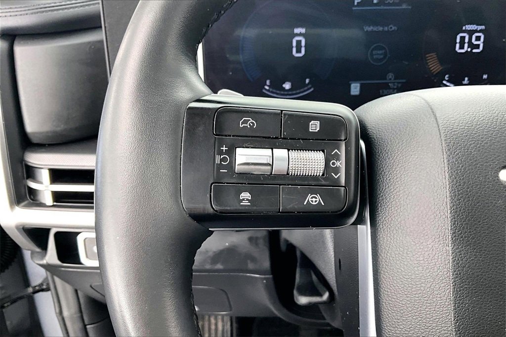 Used 2025 Hyundai Santa Fe SE image 18