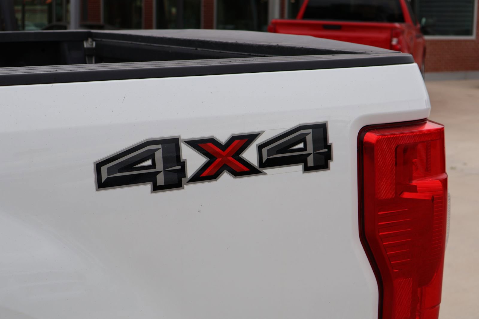 Used 2022 Ford F250 XL w/ Power Equipment Group AWD/4WD image 3