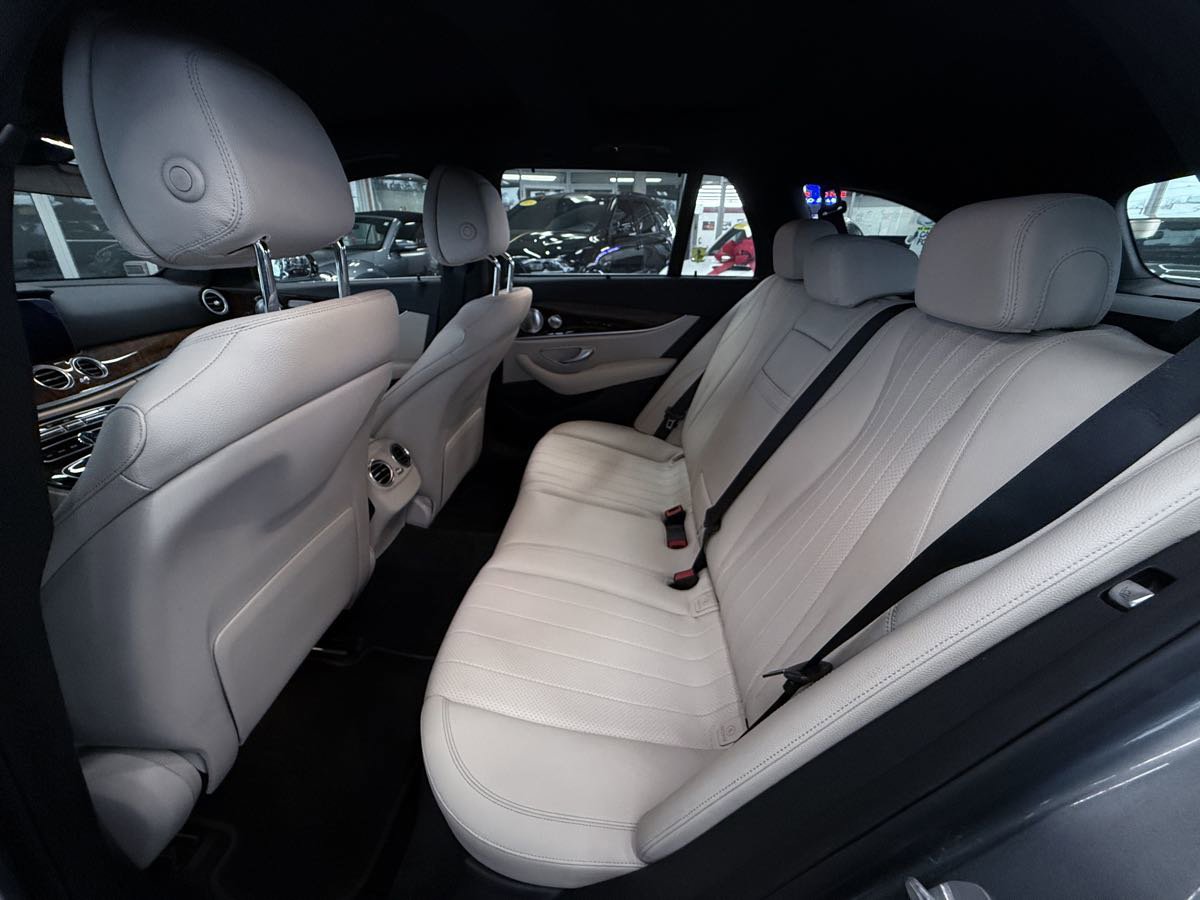 Used 2018 Mercedes-Benz E 400 4MATIC Wagon image 27