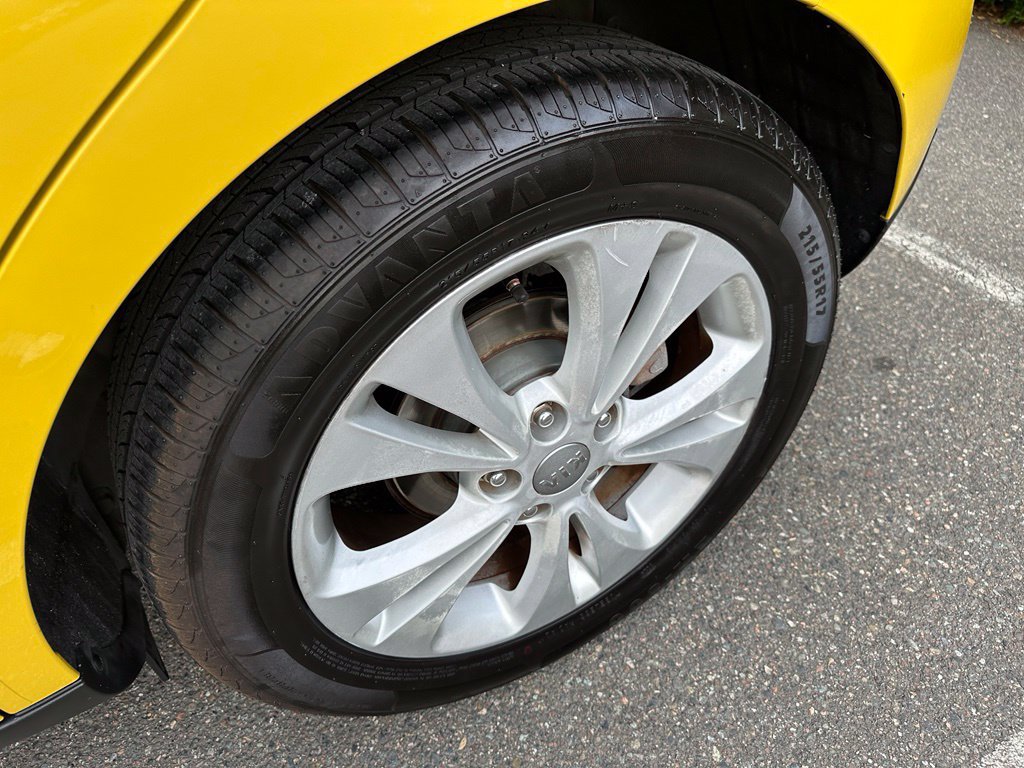 Used 2015 Kia Soul + FWD image 19