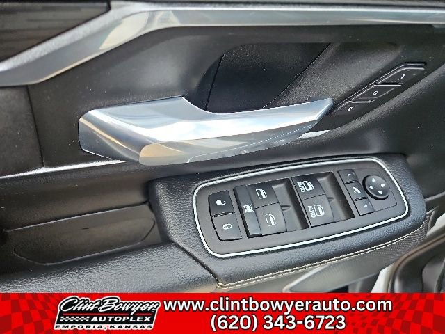 Used 2023 RAM 1500 Laramie AWD/4WD image 12