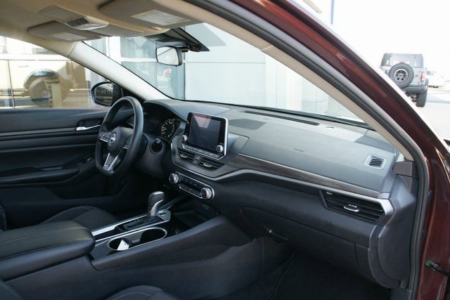 Used 2024 Nissan Altima 2.5 SV image 36
