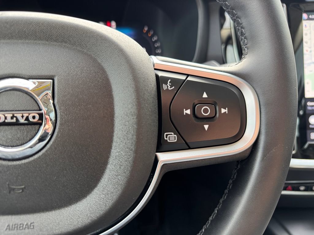 Certified 2025 Volvo S60 B5 Core image 13