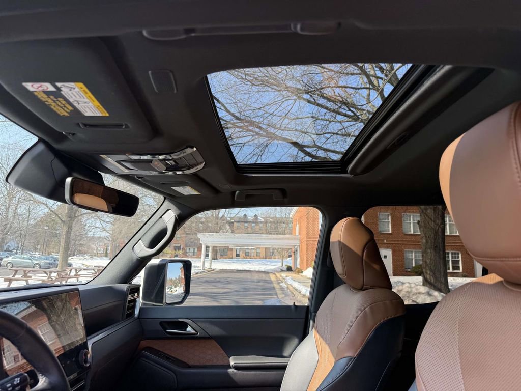 Used 2024 Lexus GX 550 w/ Accessory Package (Z1) image 21