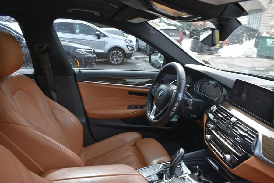 Used 2019 BMW 530i xDrive w/ Convenience Package AWD/4WD image 19