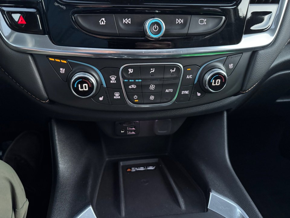 Used 2020 Chevrolet Traverse Premier w/ LPO, Floor Liner Package image 22