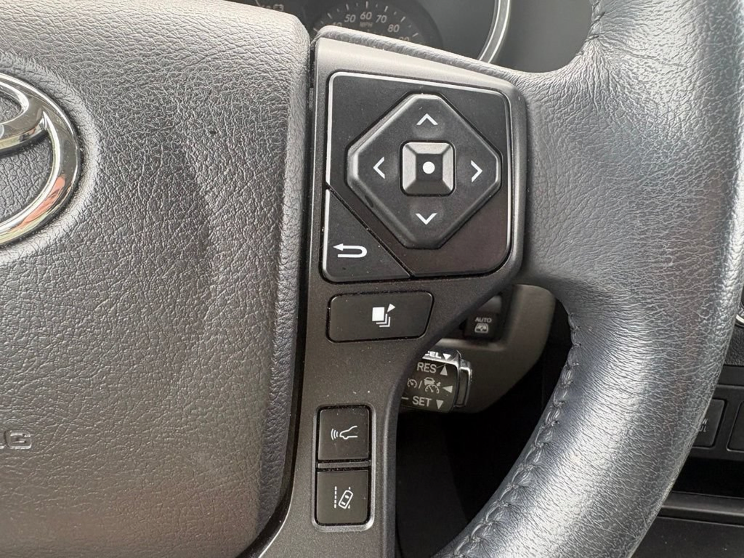 Certified 2021 Toyota Sequoia Limited w/ Safety & Convenience Package AWD/4WD image 9