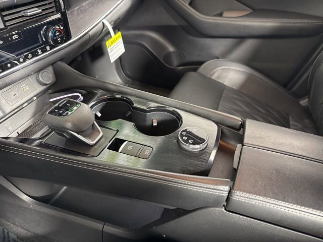 Used 2023 Nissan Rogue Platinum w/ Platinum Premium Package image 28