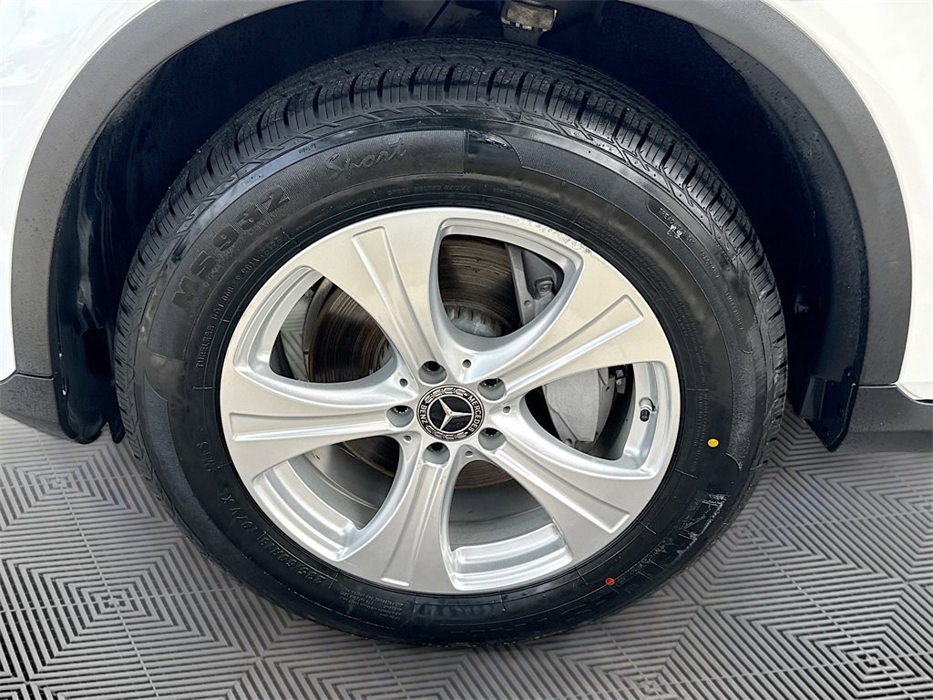 Used 2018 Mercedes-Benz GLC 300 4MATIC w/ Multimedia Package image 33