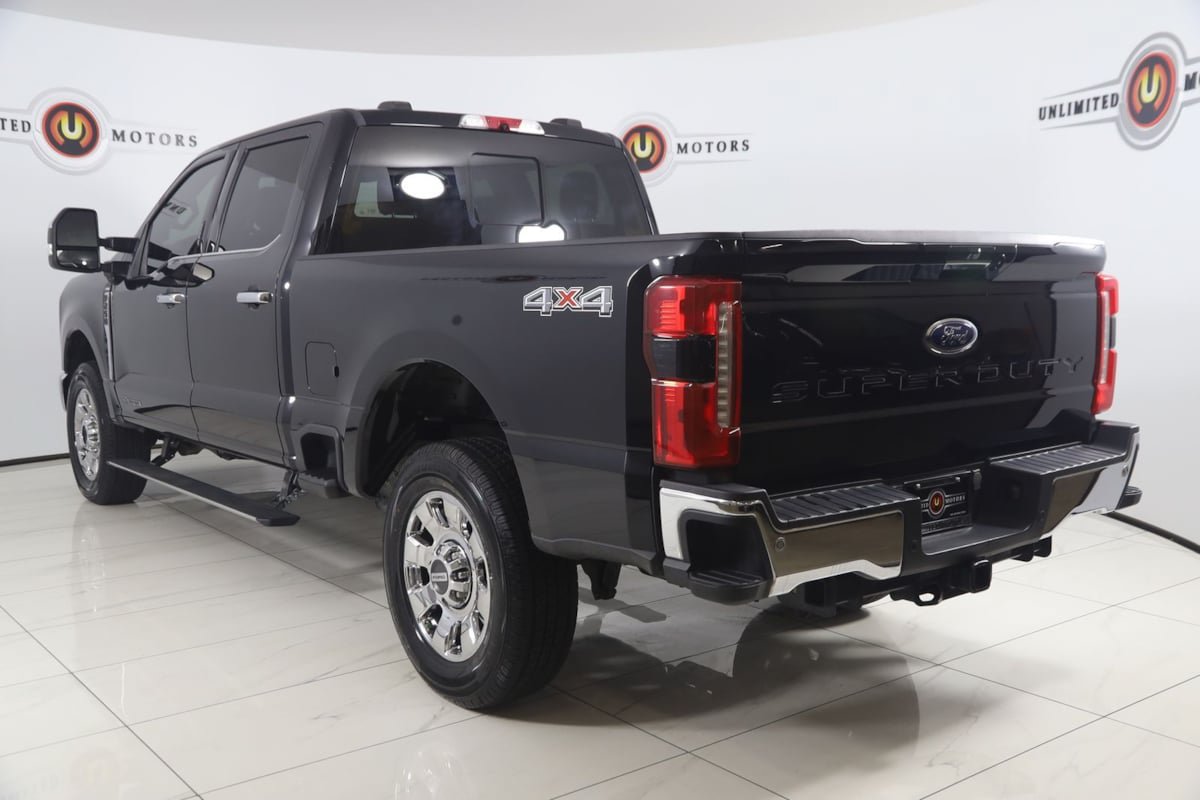 Used 2023 Ford F250 Lariat w/ Lariat Ultimate Package AWD/4WD image 4