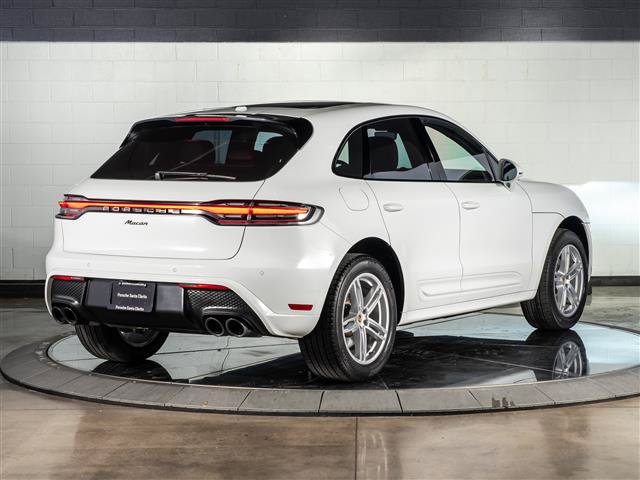 Certified 2025 Porsche Macan AWD/4WD image 9