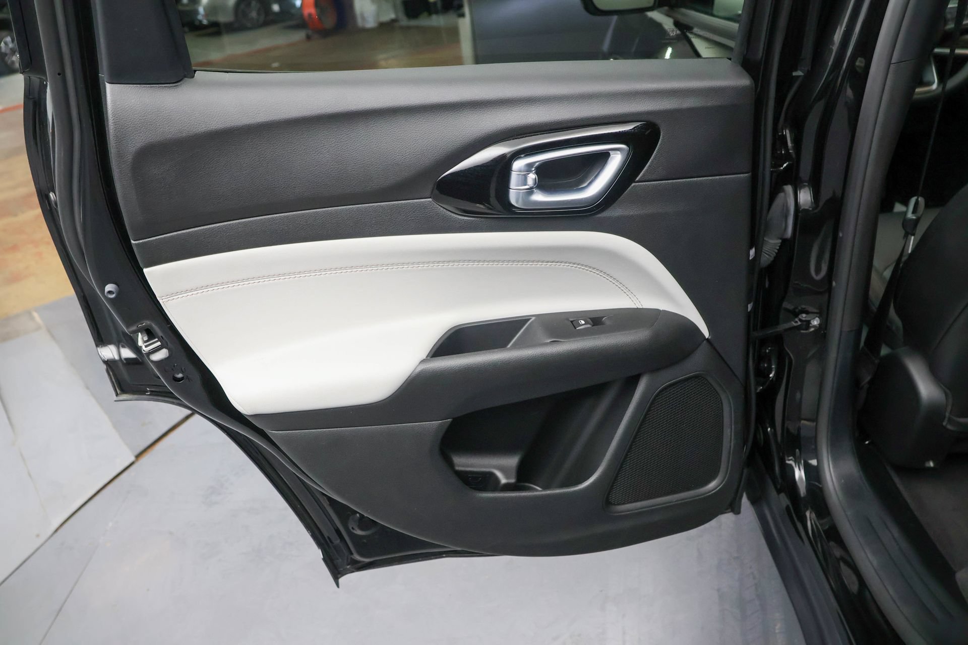 Used 2023 Jeep Compass Limited AWD/4WD image 26