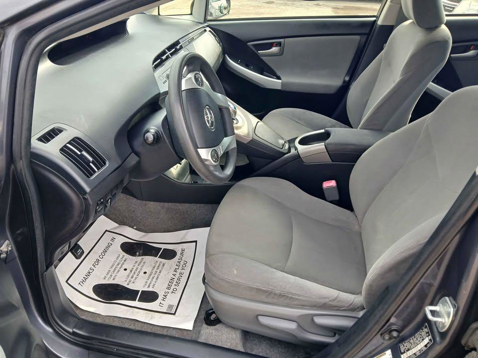 Used 2012 Toyota Prius Two image 9