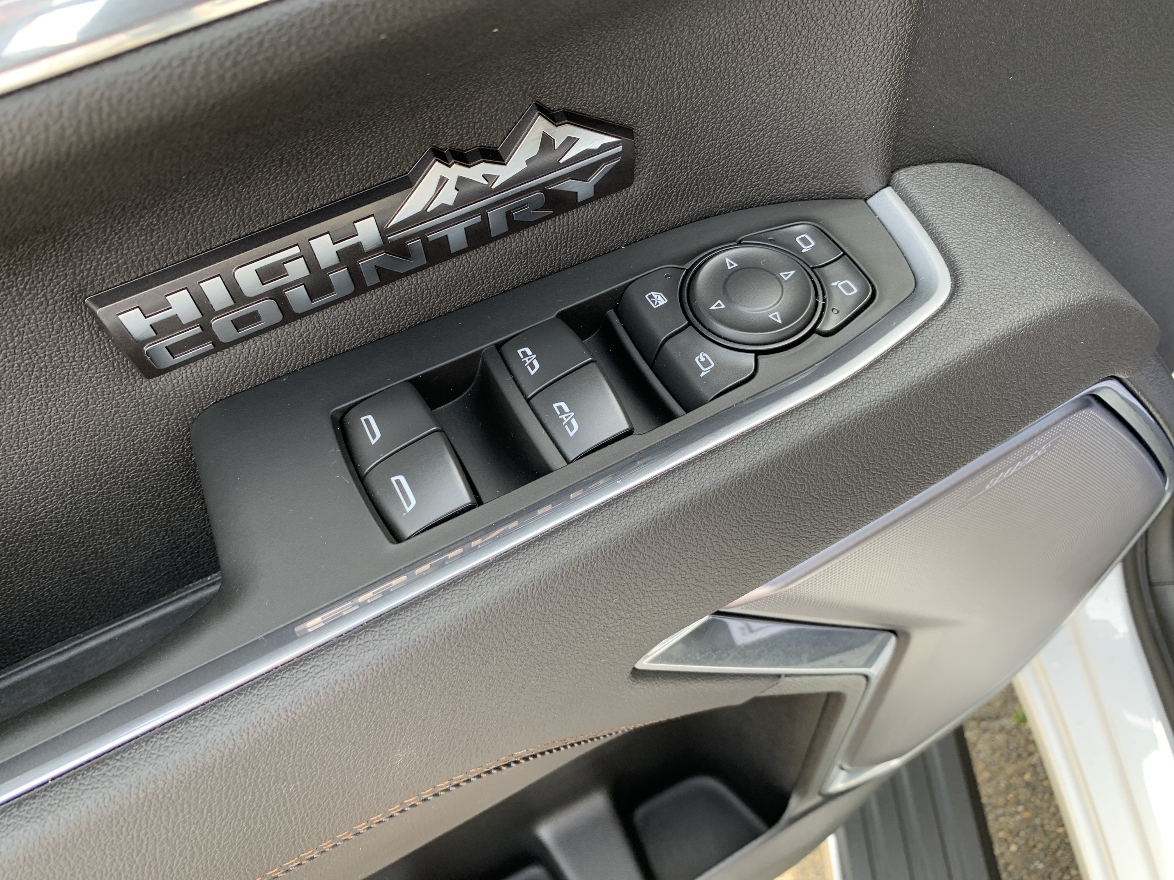 Used 2025 Chevrolet Silverado 1500 High Country AWD/4WD image 24