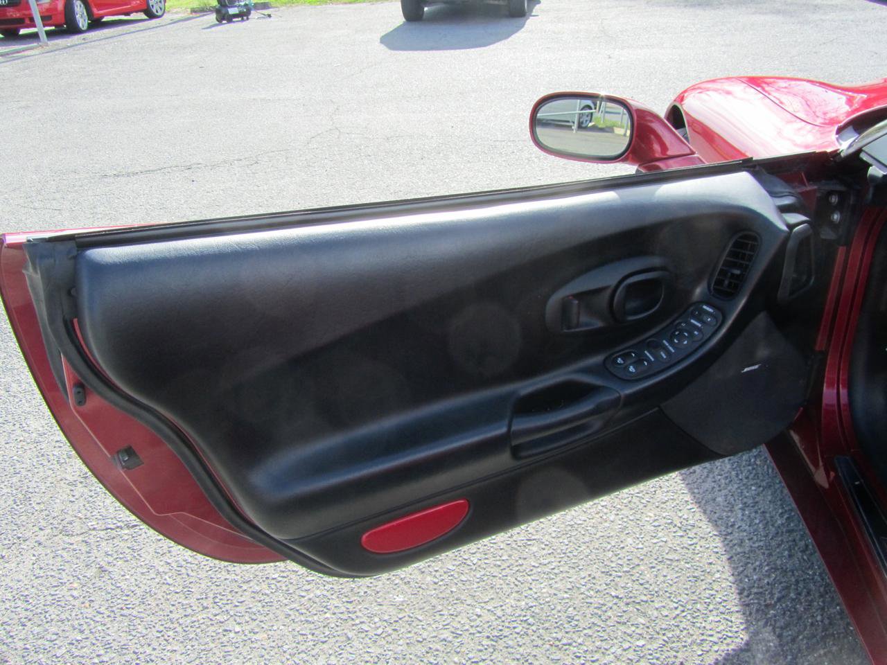 Used 2001 Chevrolet Corvette Convertible w/ Preferred Equipment Group2 image 19