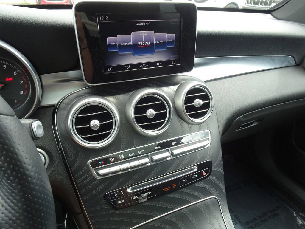 Used 2018 Mercedes-Benz GLC 300 4MATIC image 19