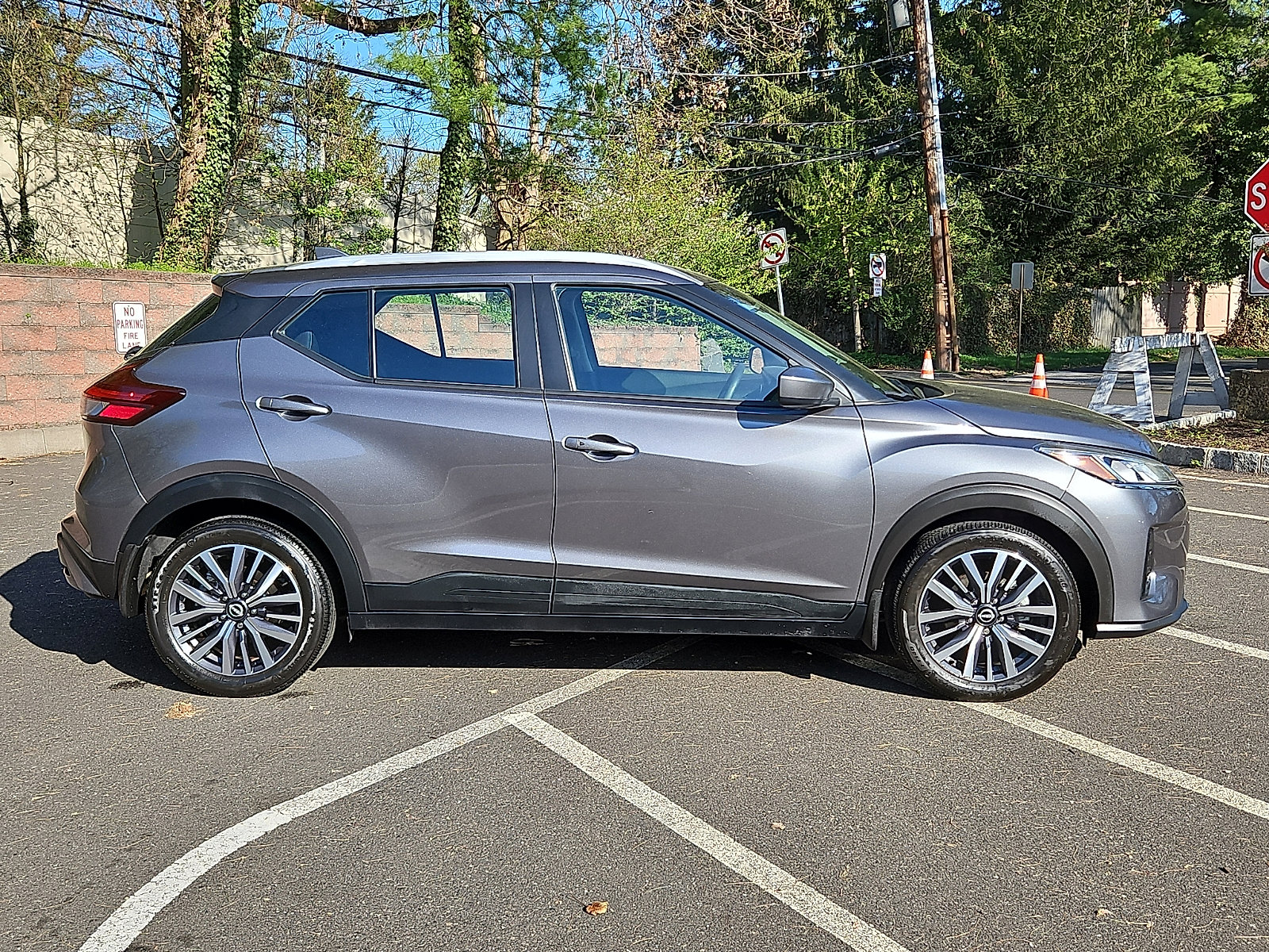 Certified 2023 Nissan Kicks SV image 7