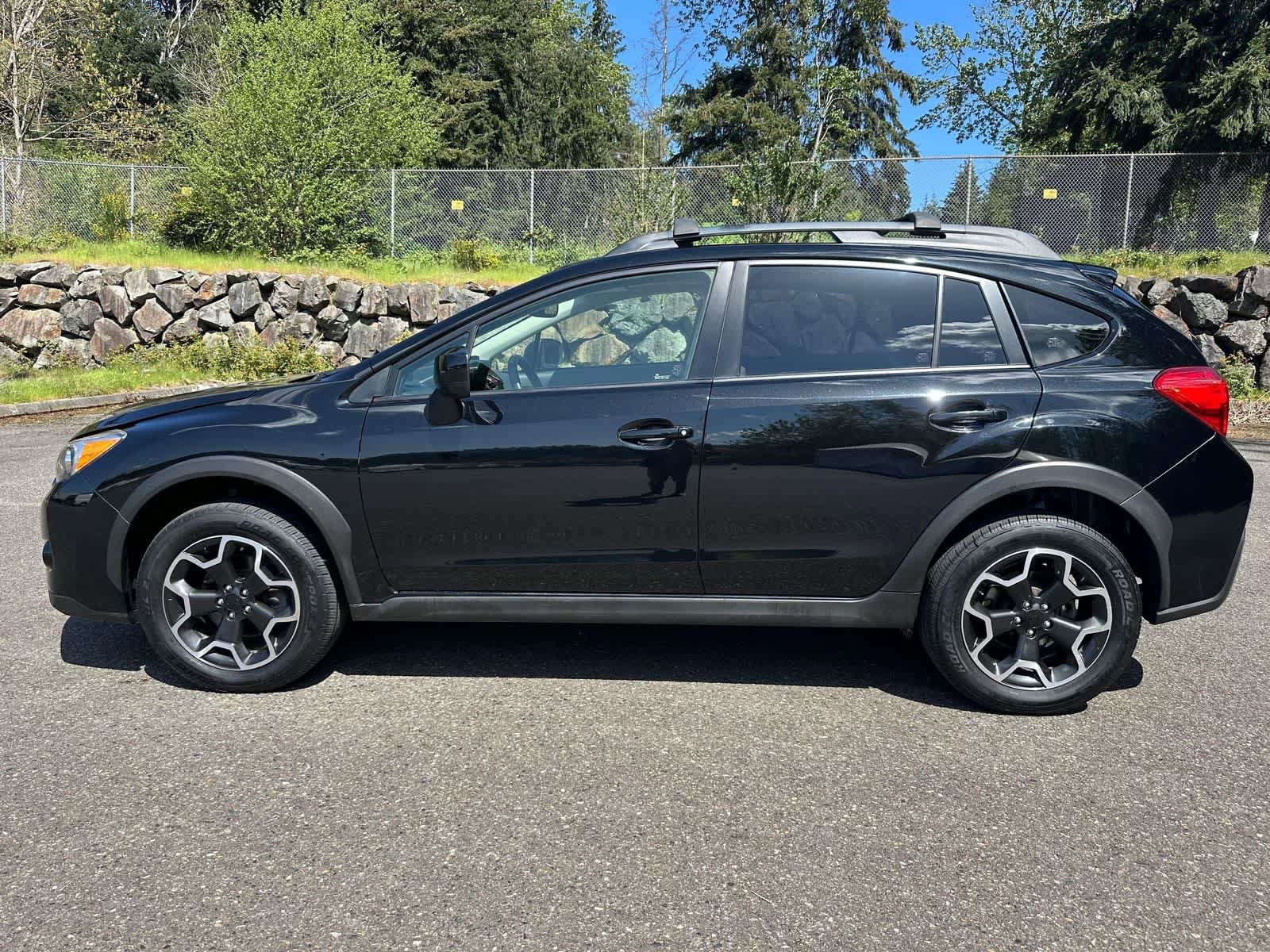 Used 2014 Subaru Crosstrek 2.0i Premium w/ Moonroof Package AWD/4WD image 2