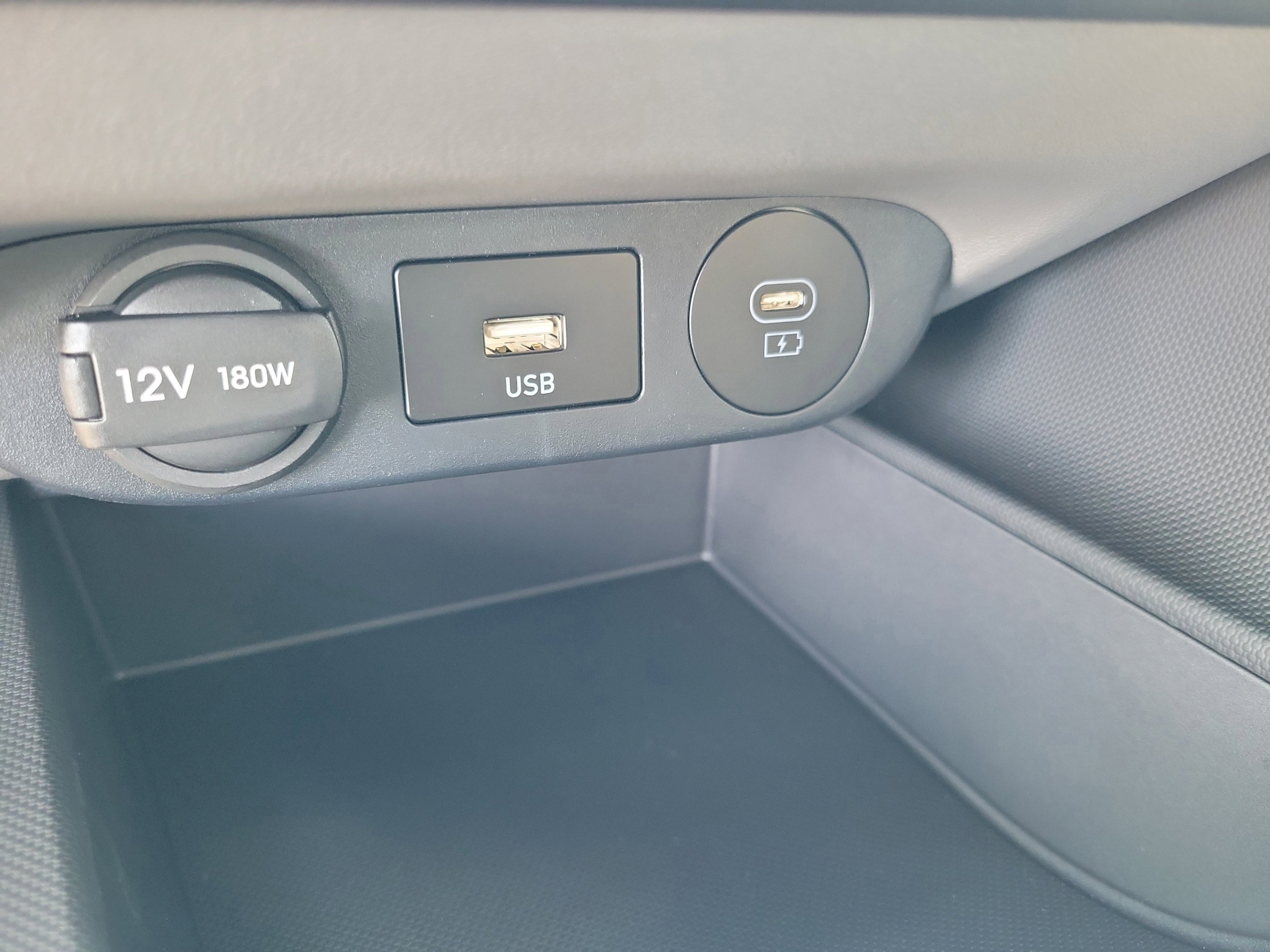 New 2025 Hyundai Elantra Hybrid w/ Cargo Package FWD image 8