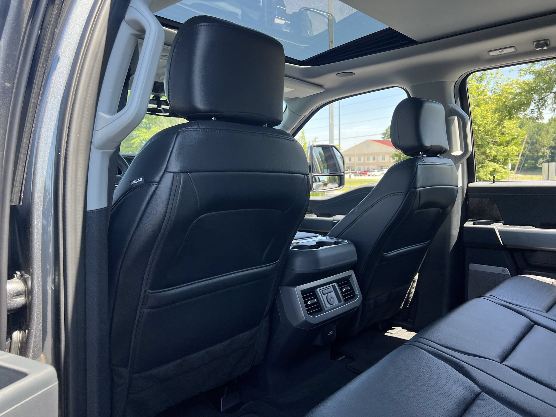 Used 2026 Ford F250 Lariat w/ Lariat Ultimate Package AWD/4WD image 23