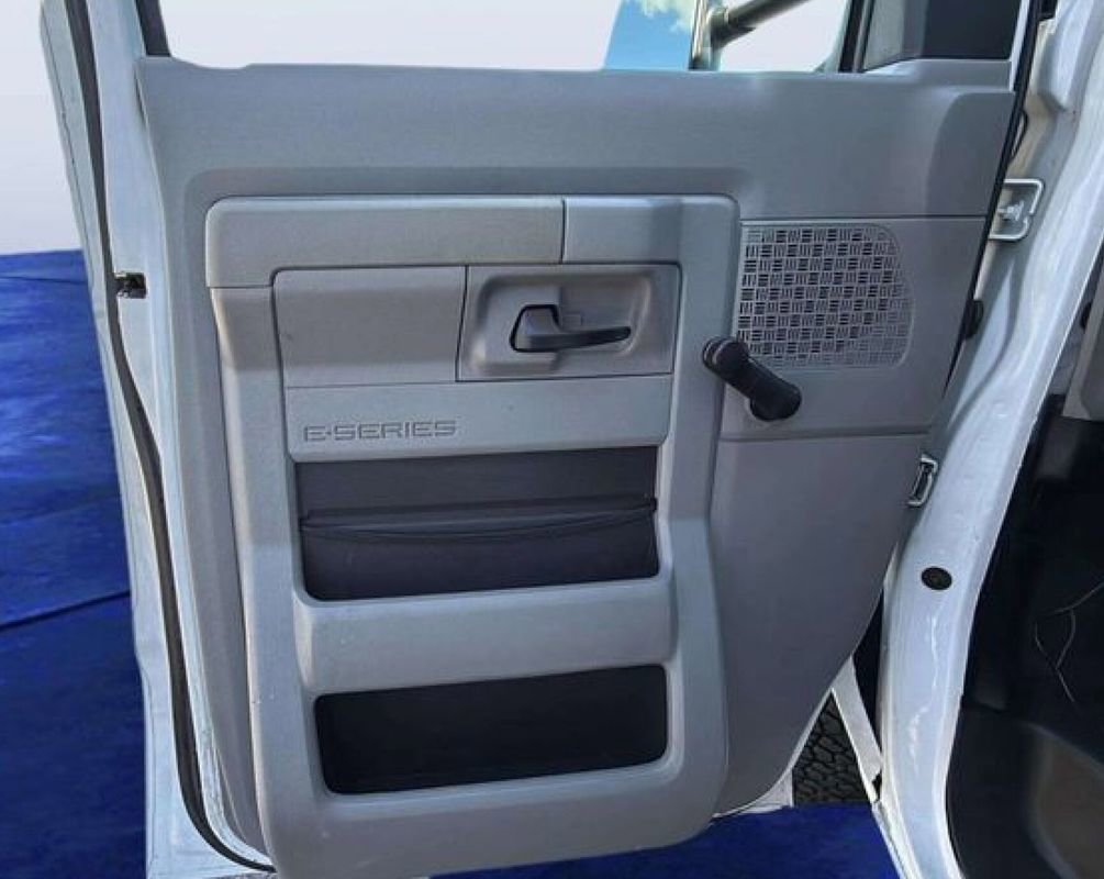 Used 2013 Ford E-350 and Econoline 350 Super Duty image 16