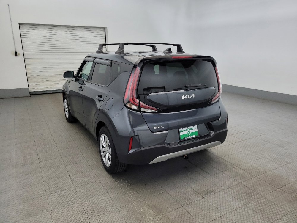 Used 2023 Kia Soul LX image 5