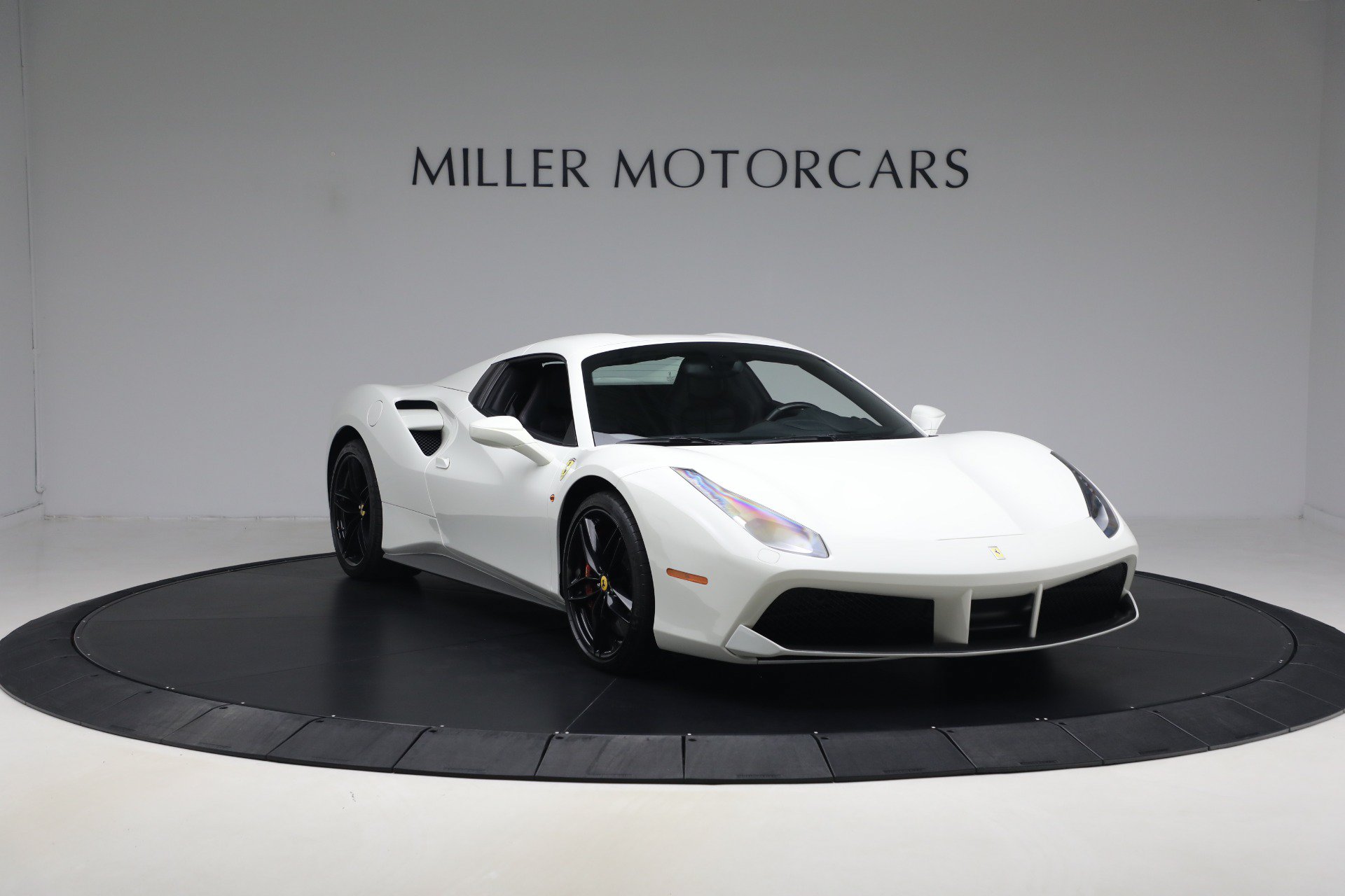 Certified 2016 Ferrari 488 Spider RWD image 33