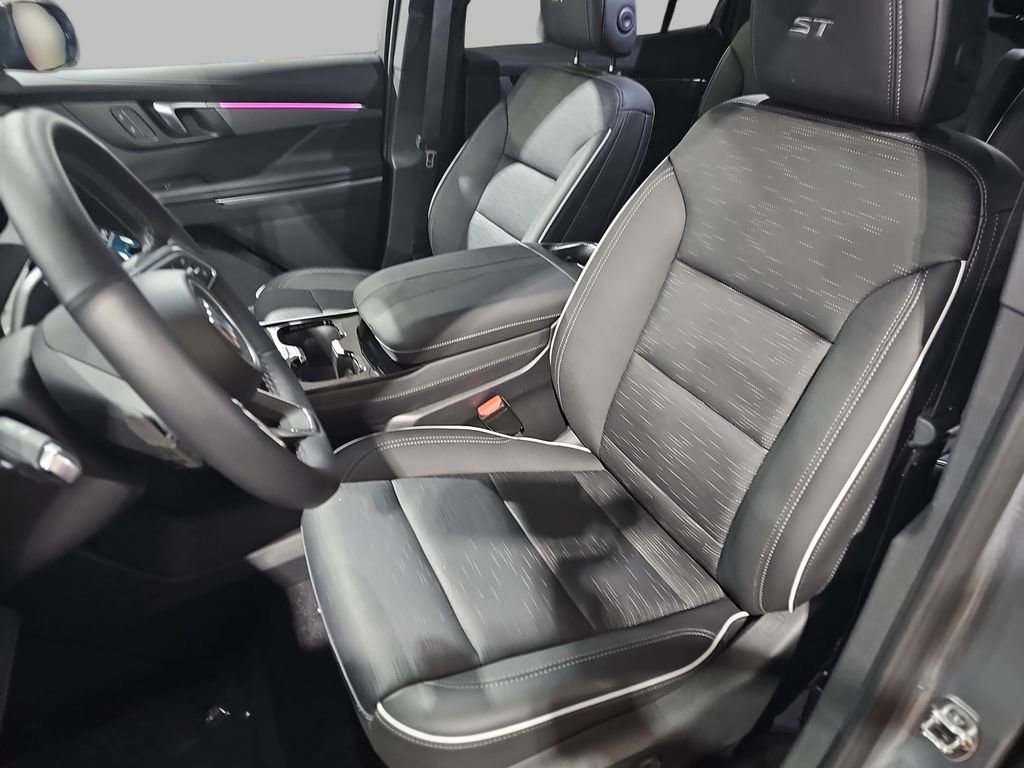 Certified 2025 Buick Enclave Sport Touring w/ Power Package AWD/4WD image 21