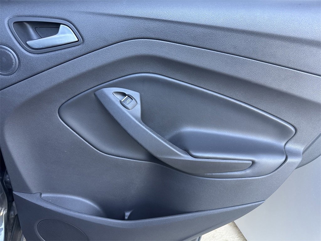 Used 2017 Ford Escape Titanium image 34