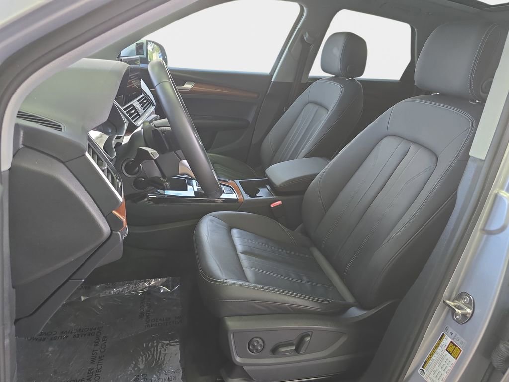 Used 2023 Audi Q5 2.0T Premium w/ Convenience Package image 12