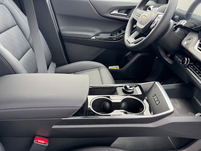 New 2026 Chevrolet Equinox LT w/ Convenience Package II FWD image 7