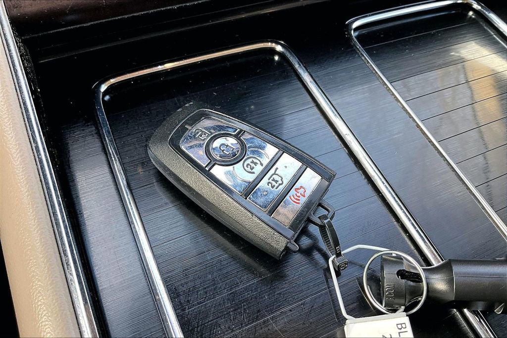 Used 2022 Lincoln Aviator Reserve w/ Equipment Group 201A RWD image 11